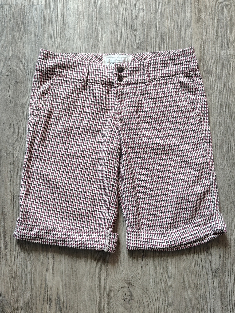 Abercrombie & Fitch Women's Low Rise Cuffed Hem Bermuda Shorts Size 4 Y2K